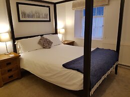 Ty Helyg Guest House