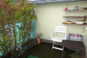 Big 2 Room Apartment with Balcony