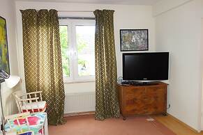 Big 2 Room Apartment with Balcony