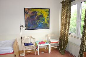 Big 2 Room Apartment with Balcony