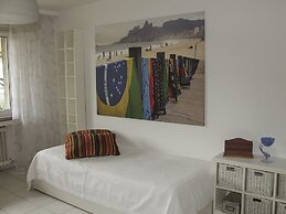Tolstov-Hotels Big Room Apartment