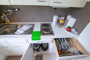 Tolstov-Hotels Big Room Apartment