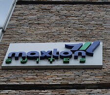Maxton Suites
