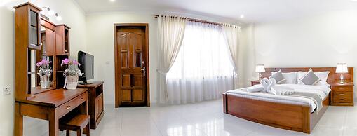 Hampton Hotel & Apartment