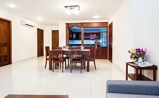 Hampton Hotel & Apartment