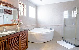 Hampton Hotel & Apartment