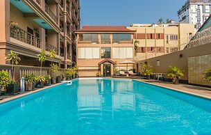 Hampton Hotel & Apartment