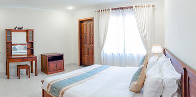 Hampton Hotel & Apartment