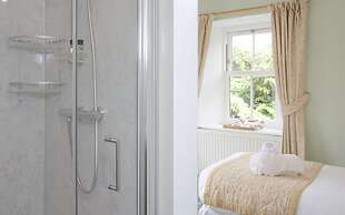 Ravenscourt Guest House