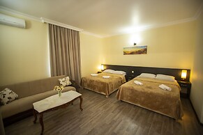 Hotel Chveni Ezo