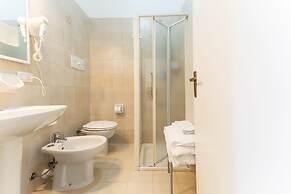 Hotel Benaco Bee Free