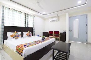 FabHotel Siri Inn Madhapur