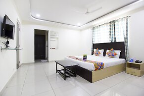 FabHotel Siri Inn Madhapur