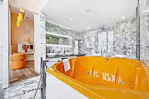 Sky Apartments Rentals Service