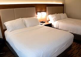 Holiday Inn Express & Suites Pittsburgh - Monroeville by IHG