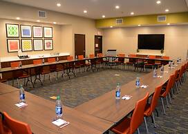 Holiday Inn Express & Suites Pittsburgh - Monroeville by IHG