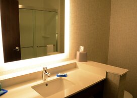 Holiday Inn Express & Suites Pittsburgh - Monroeville by IHG
