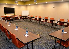 Holiday Inn Express & Suites Pittsburgh - Monroeville by IHG