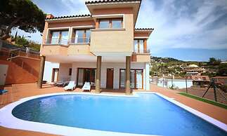 Villa in Lloret de Mar - 104833