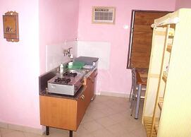 Bluepango Guest House - Hostel