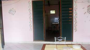 Bluepango Guest House - Hostel