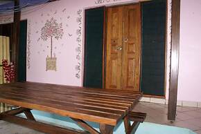 Bluepango Guest House - Hostel