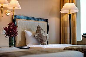 Celebrity International Grand Hotel