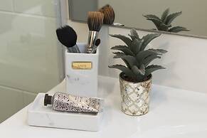 Mr. Brooklyn - By TLV2GO