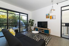 Mr. Brooklyn - By TLV2GO