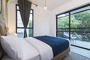 Mr. Brooklyn - By TLV2GO