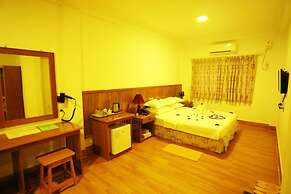 Sky Hotel Hlaing Thar Yar Yangon