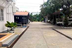 Sky Hotel Hlaing Thar Yar Yangon