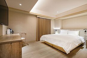Good Hotel