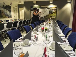 Dolmsundet Hotell Hitra