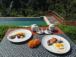 Suarapura Resort & Spa