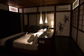 Suarapura Resort & Spa