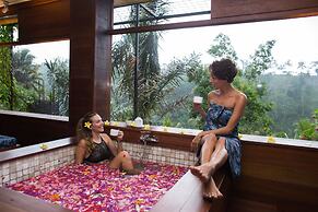 Suarapura Resort & Spa