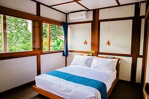 Suarapura Resort & Spa