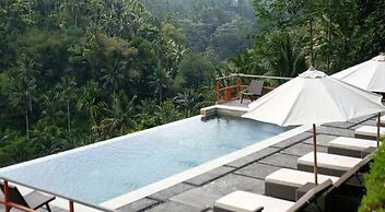 Suarapura Resort & Spa