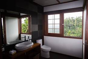 Suarapura Resort & Spa