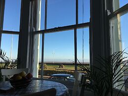 Moray Beachside Apartments