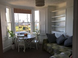 Moray Beachside Apartments