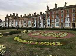 Moray Beachside Apartments