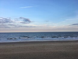 Moray Beachside Apartments