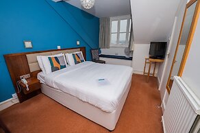 Manor Hotel