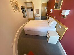 Manor Hotel