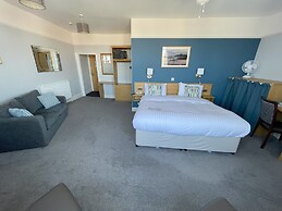 Manor Hotel
