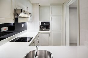 Beach Rotana All Suites
