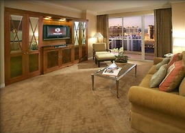 Fallon Luxury Rentals at The Signature