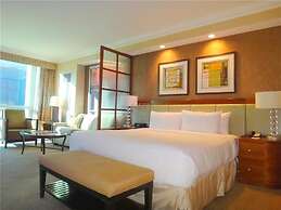 Fallon Luxury Rentals at The Signature